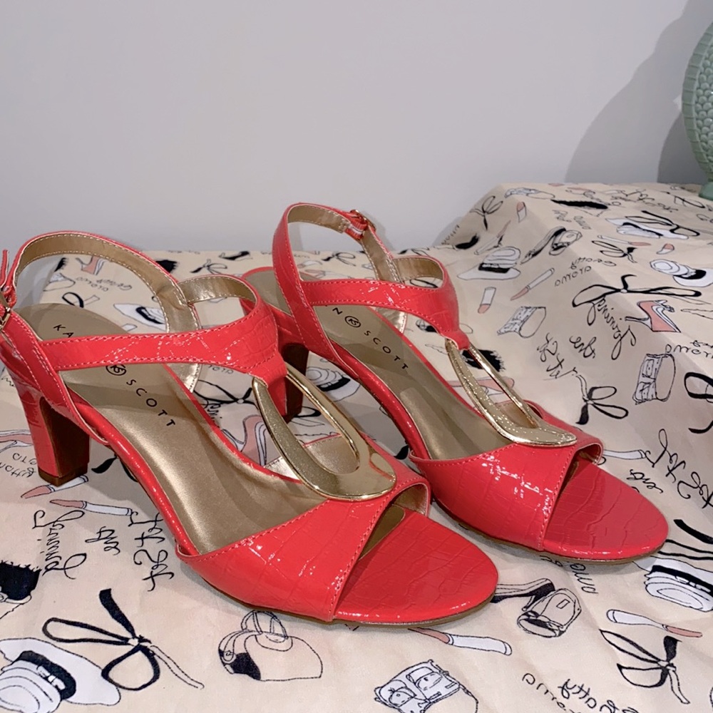 Karen Scott coral pink casual heels